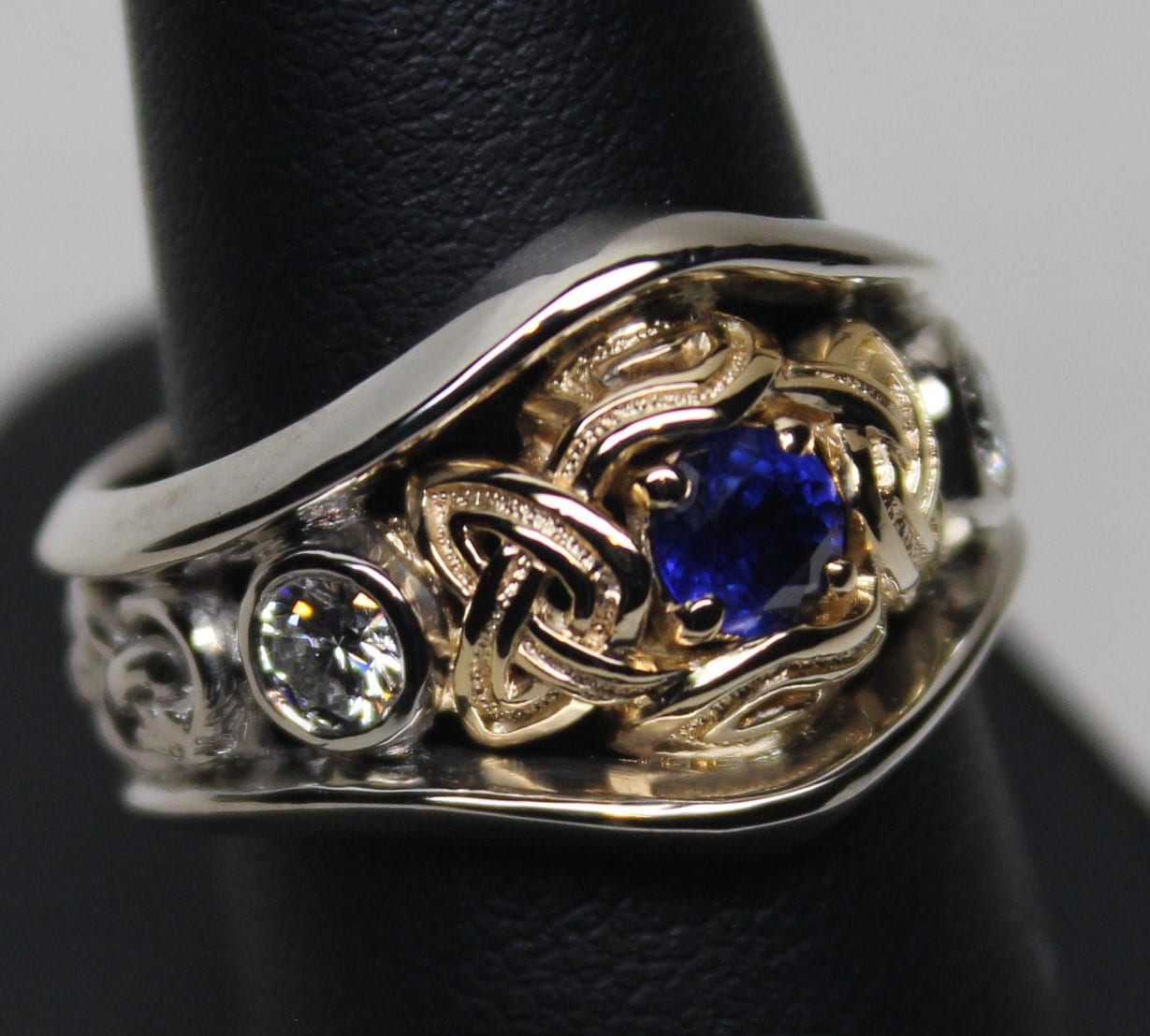 Celtic sapphire and diamond knot band in white and yellow gold by George Postgate