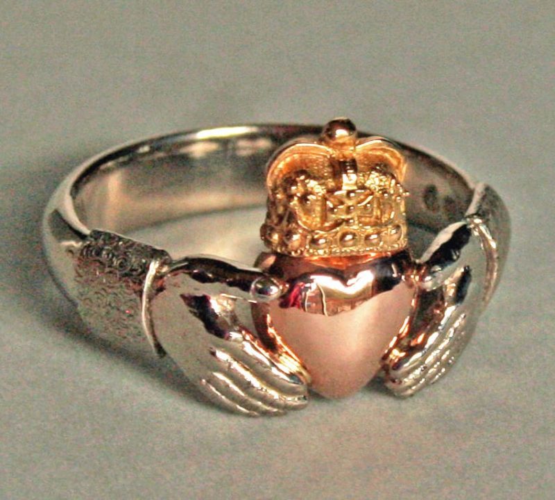 Irish Claddagh Ring white, yellow, pink gold,