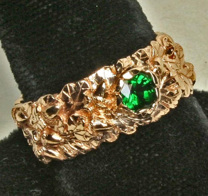 Oak leaf and acorn band with tsavorite in 18K by George Postgate