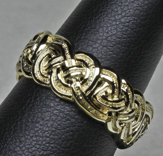 Celtic Eternity Knot Band Wide - Image 2