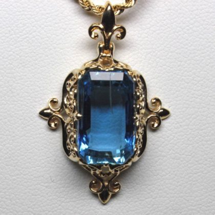 Aquamarine Victorian pendant