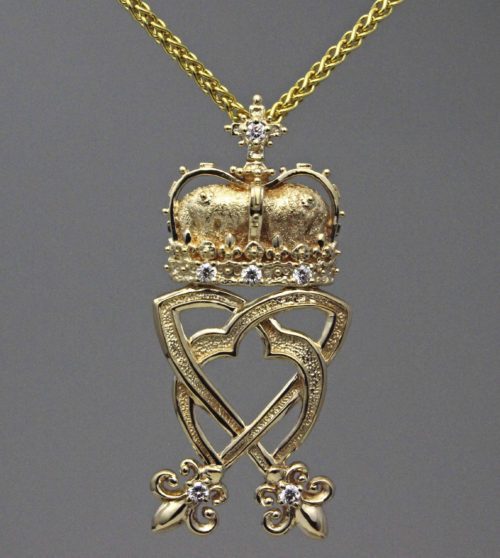 Scottish Luckenbooth diamond pendant in 14K gold