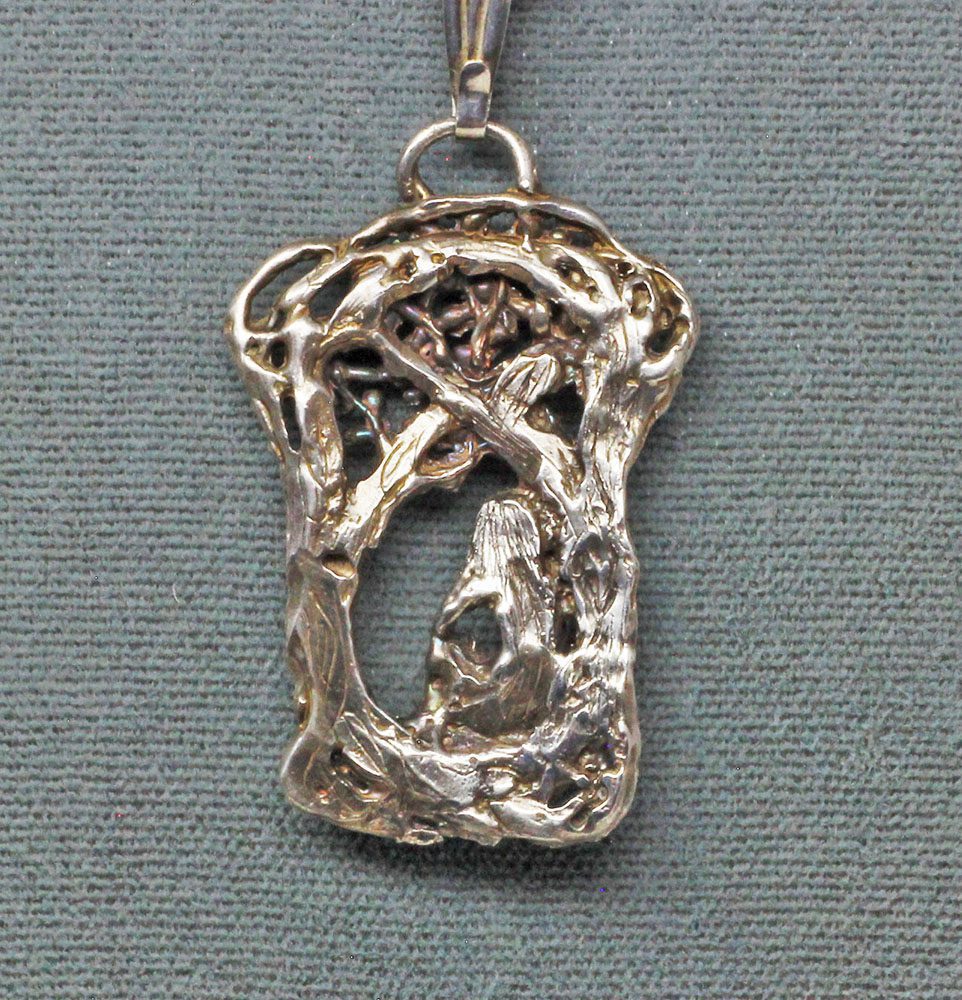 Apple Maiden pendant by Suzan - Image 6