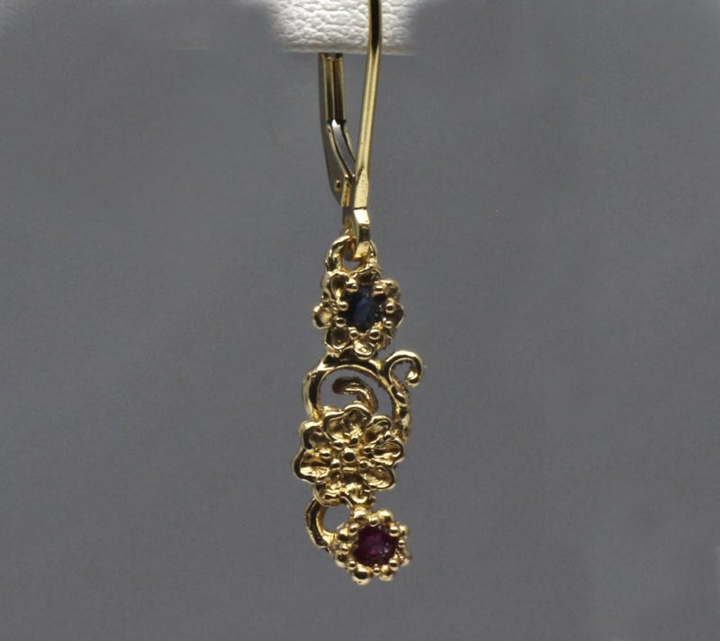 Curly flower drop sapphire ruby earrings in 14K gold by Suzan