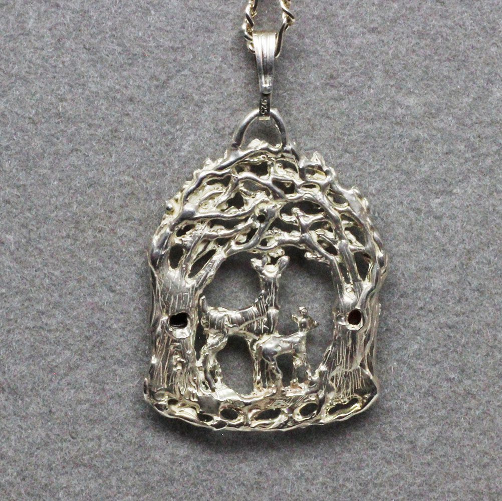 Doe and fawn pendant in sterling silver by Suzan - Image 5