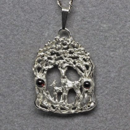 Doe and fawn pendant by Suzan