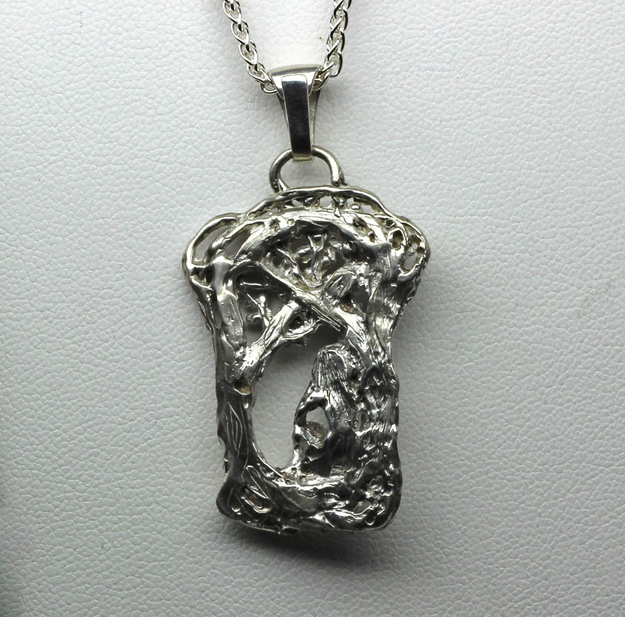 Apple Maiden pendant by Suzan - Image 3