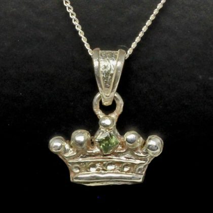 Little silver crown with alexandrite 2
