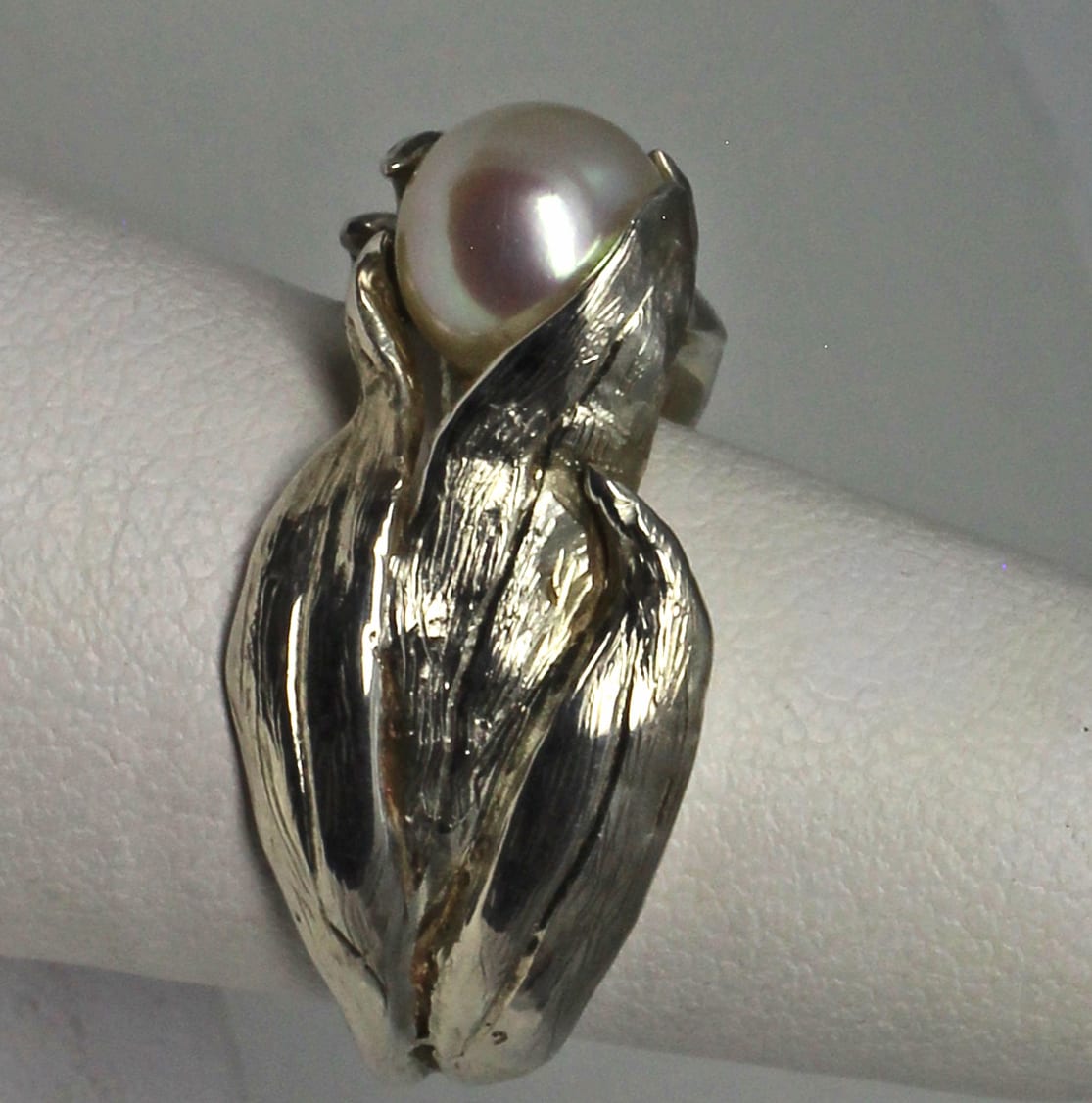 Pearl among the leaves