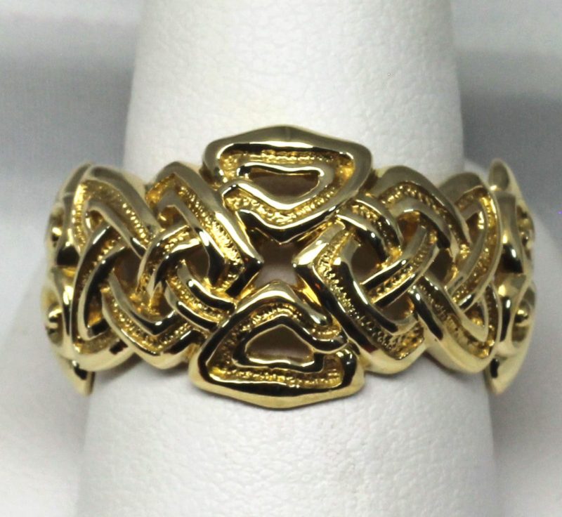 Celtic knot band wide in 14K size 10