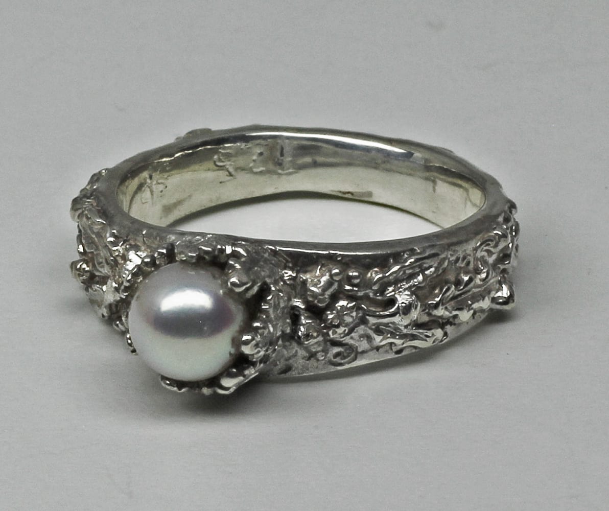 Pearl Oak Leaf Ring By Suzan Postgate size 7 Sterling silver. - Image 3