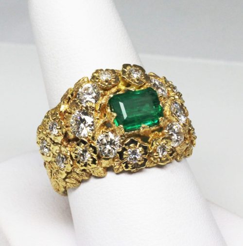 Emerald diamonds flower ring in 18K gold by George Postgate