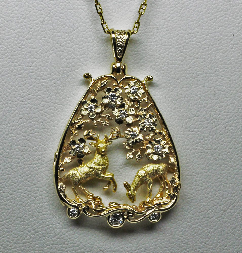 Highland-deer-gold-pendant