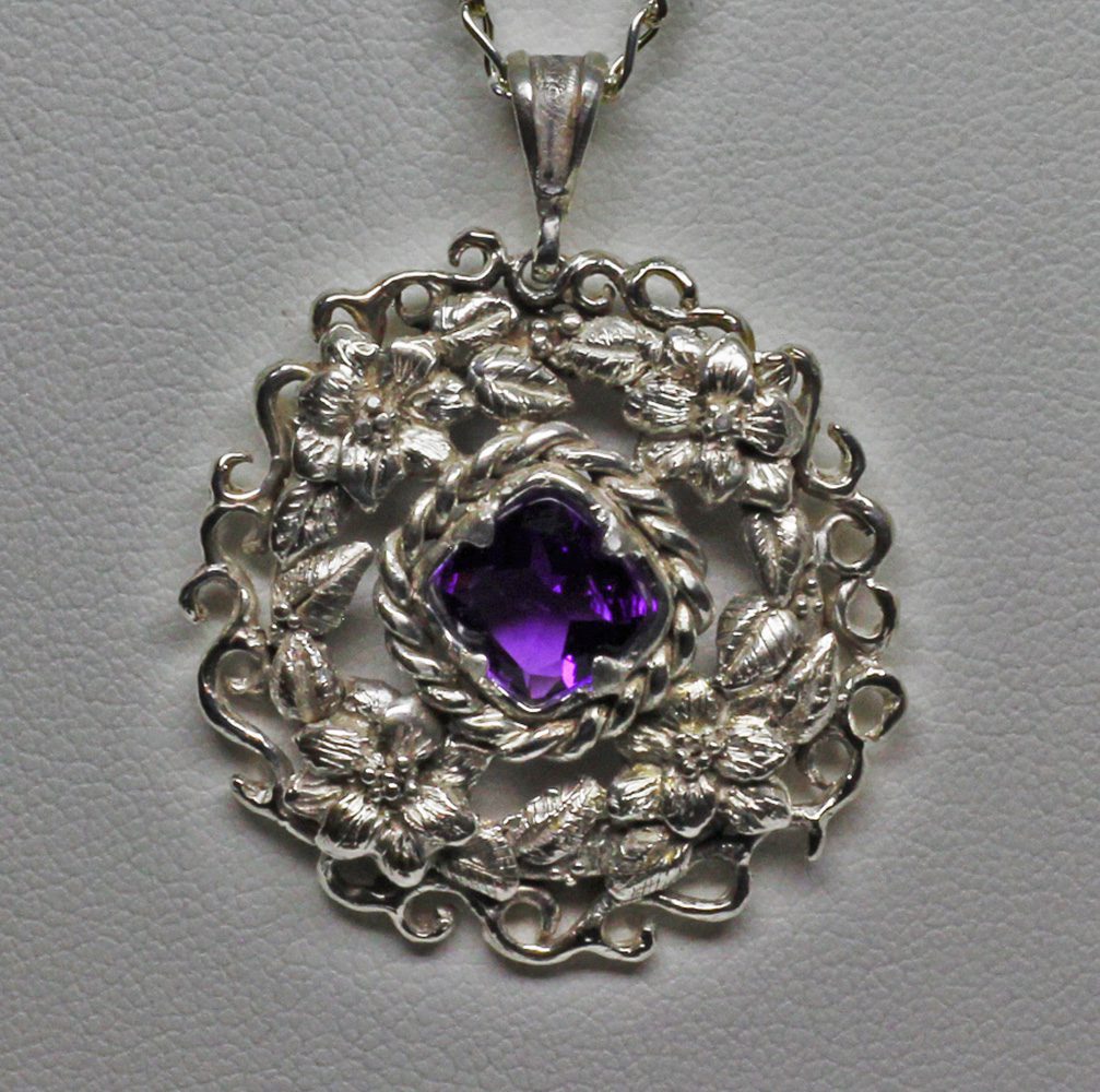 Flower wreath amethyst pendant