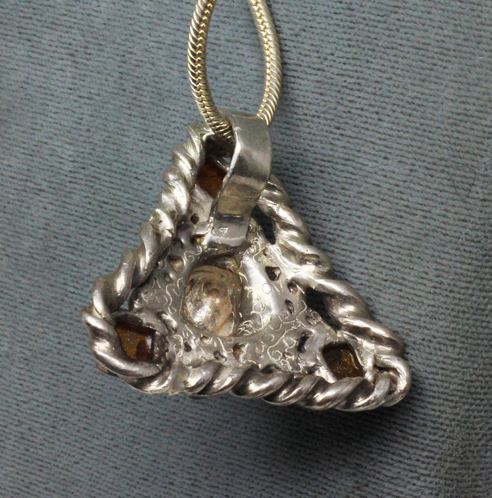 Amber, silver wolf pendant - Image 4