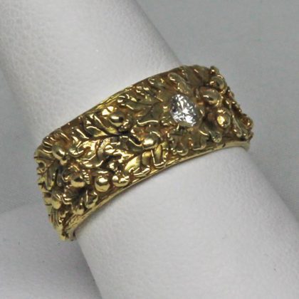 Diamond oakleaf contoured band in 14K, size 8, by George