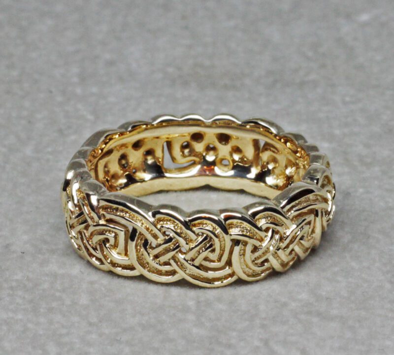 Eternity Knot Band 14k size 11 3/4 8mm wide