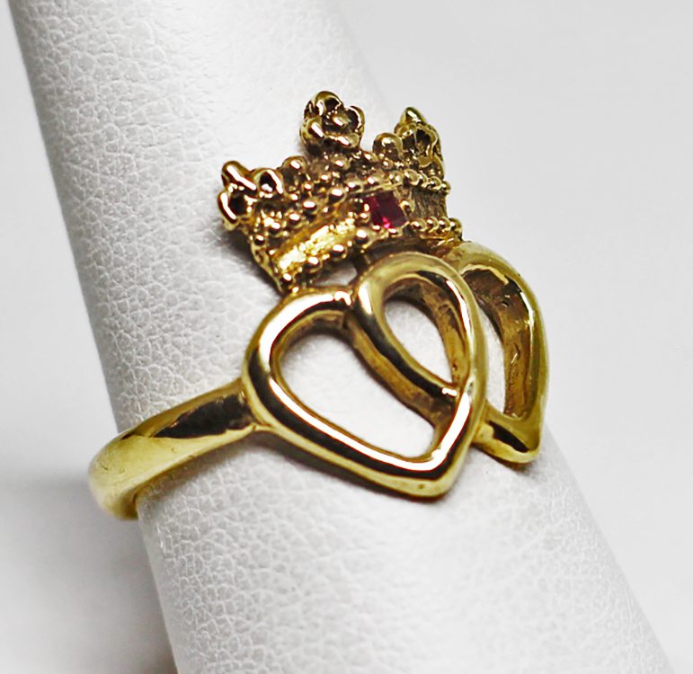 Scottish Luckenbooth 14K ring with natural ruby - Image 2