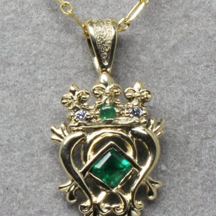 Scottish emerald Luckenbooth pendant
