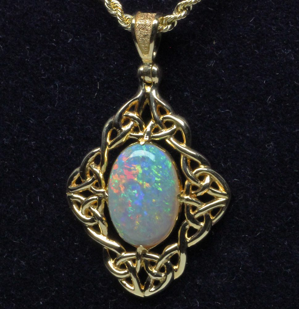 Celtic knot opal pendant - Image 3